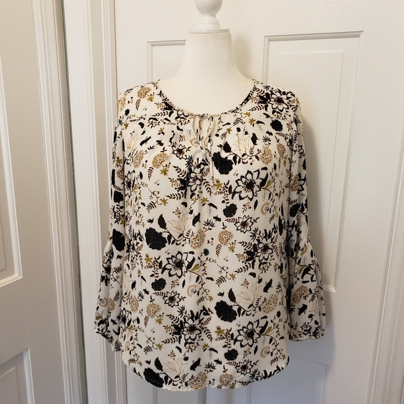 Violet + Claire Floral Print Blouse Size Large, Business Casual - Picture 1 of 9